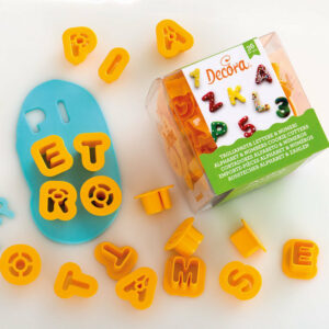 KIT 36 TAGLIAPASTA LETTERE E NUMERI PICCOLI*