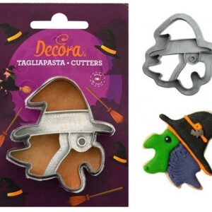 Tagliapasta Befana Strega in plastica 8×2,2 cm *